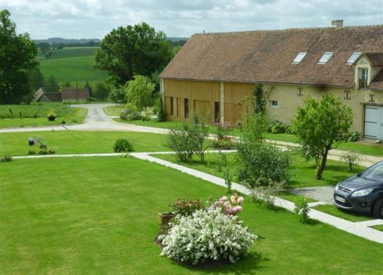 DOMAINE comprenant 3 LONGERES A VENDRE TRIANGLE D'OR DU PARC NATUREL DU PERCHE