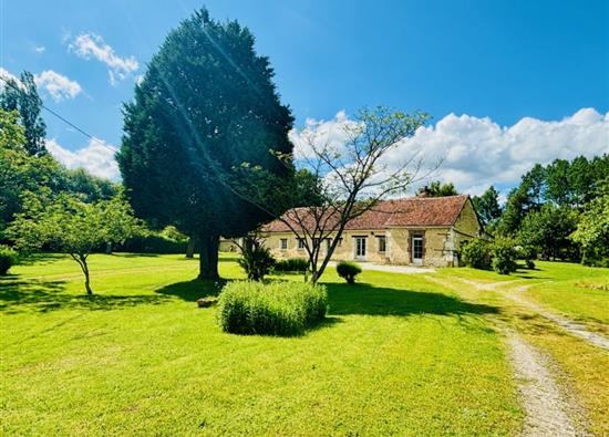 LONGERE SUR 2.45 HECTARES A VENDRE ENTRE MORTAGNE AU PERCHE ET BELLEME