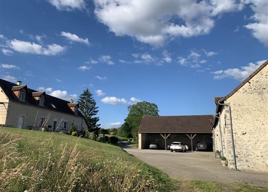 DOMAINE SUR  4.6 HECTARES  A VENDRE PROCHE D'ALENCON