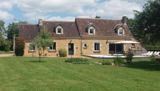 PROPRIETE AVEC PISCINE A VENDRE 12 MINUTES DE LA GARE DE NOGENT LE ROTROU