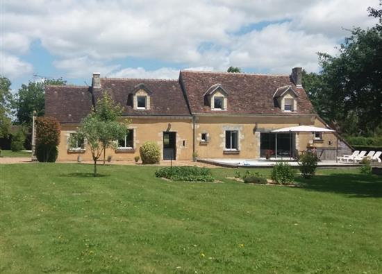 PROPRIETE AVEC PISCINE A VENDRE 12 MINUTES DE LA GARE DE NOGENT LE ROTROU